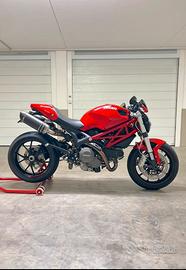 Ducati Monster 796