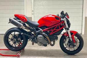 Ducati Monster 796
