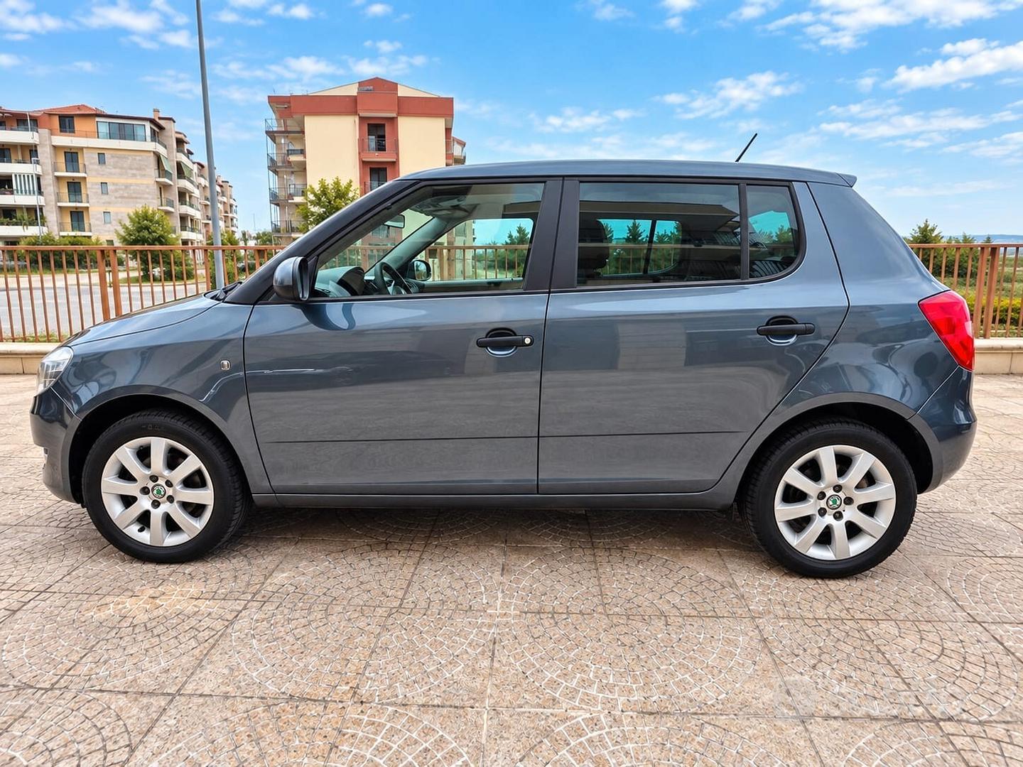 Skoda Fabia 2015 photo 4