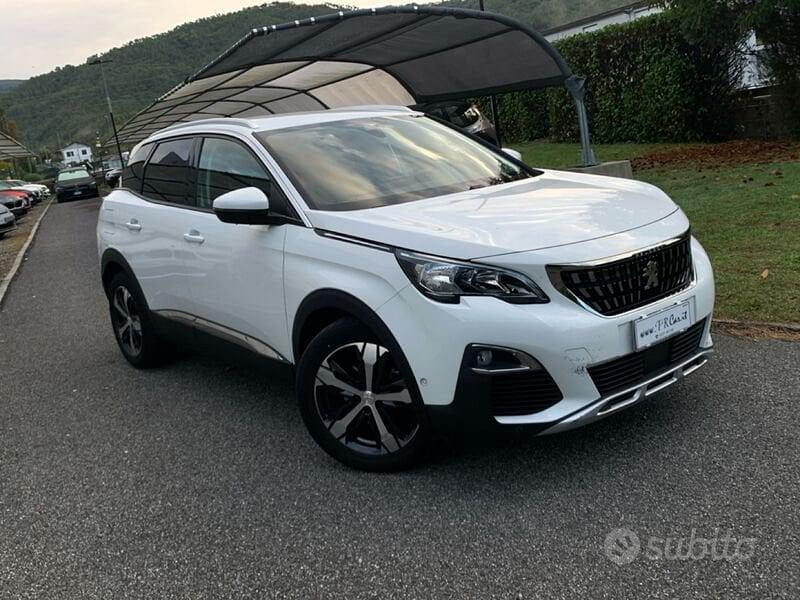 Peugeot e-3008