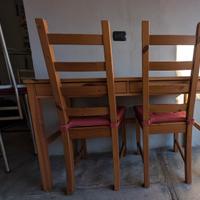 Set Scrivania e sedie