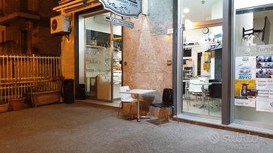 Bar Caffetteria completamente attrezzato