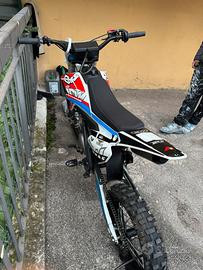 Pit bike
