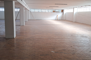 Magazzino deposito o esercizio commerciale