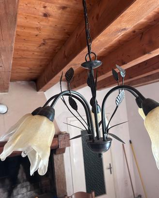 Lampadario in ferro battuto
