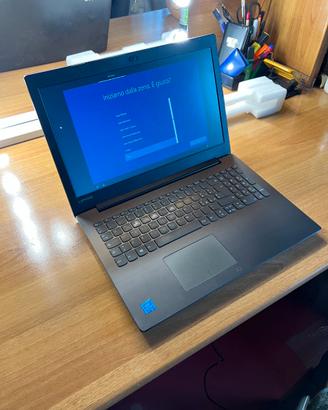 Lenovo IdeaPad 15.6" | 8GB RAM | SSD Crucial 500GB