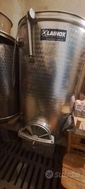 Serbatoio inox vino ad aria 600 L con portella Ø30