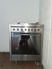 Cucina smeg 5 fuochi forno PREZZO TRATTABILE