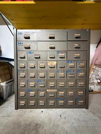 Cassettiera in metallo vintage