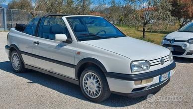 Volkswagen Golf Cabriolet 1.6 cat Movie