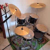 percussioni, batteria, piatti , grancassa
