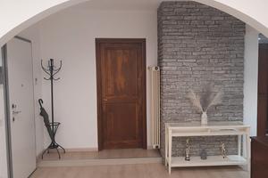 Trilocale ristrutturato arredato