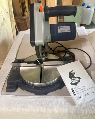Troncatrice per legno