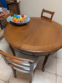 Tavolo rotondo allungabile con sedie