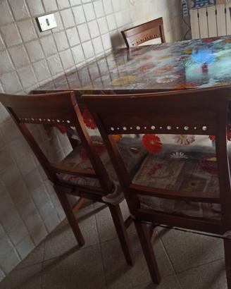 Tavolo e sedie cucina/sala