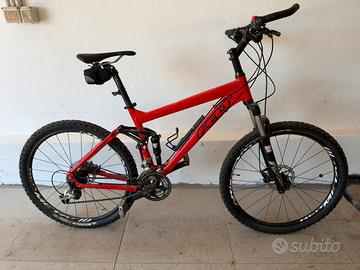 Mountain bike biammortizzata felt