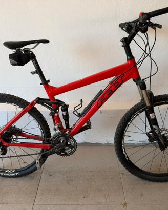 Mountain bike biammortizzata felt