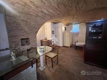 MONOLOCALE A PERUGIA