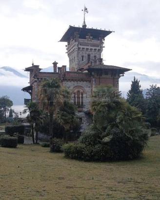 Immobile in asta di 1967 m² con più di 5 locali e 