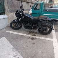 Leoncino 500 Trail black Benelli