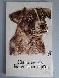 Disegno cane pirografato sul legno