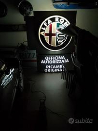 insegna luminosa Alfa Romeo 