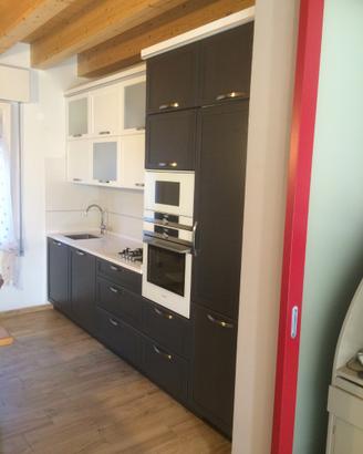 Cucina in rovere a 2 colori