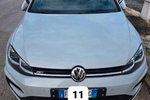 Volkswagen Golf 1.6 TDI 7.5 DSG R Line 