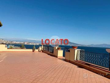 4 LOCALI A NAPOLI