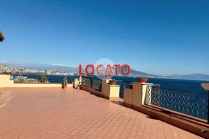 4 LOCALI A NAPOLI