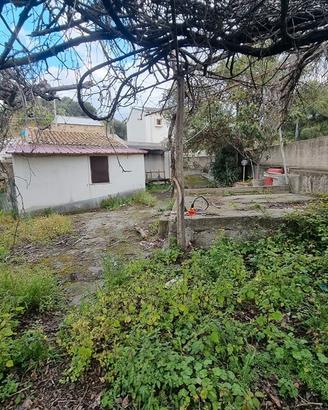 Casa Da Ristrutturare 100 Mq Con Rudere di 50 Mq