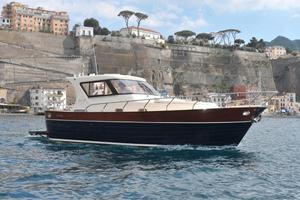 Gozzo VIViLA / 300 ore moto 