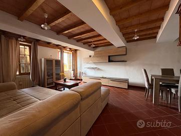 CASA DI CORTE A MASSA