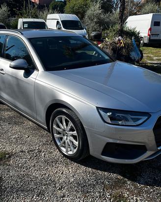 Audi A4 Avant 35 TDI/163 CV S tronic
