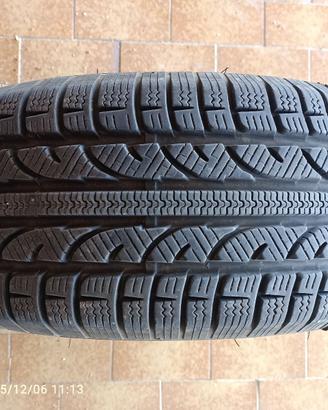 Treno di pneumatici invernali Avon 185/55 R15
