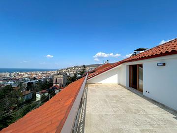 Chiadino - Attico primingresso con super terrazza