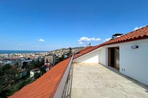 Chiadino - Attico primingresso con super terrazza