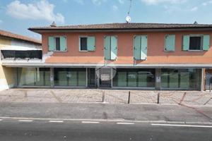 NEGOZIO A MAIRANO