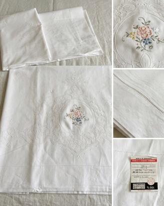 Set Lenzuola Letto Matrimoniale Con Ricami A Mano