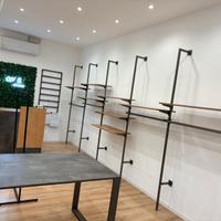 Attrezzatura negozio abbigliamento
