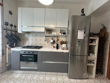 Cucina Moderna in Perfette Condizioni