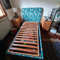 letto singolo con testiera
