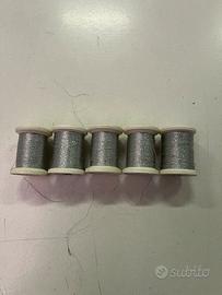 Filo metallizzato argento da ricamo