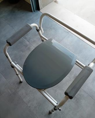 Sedia comoda per anziano