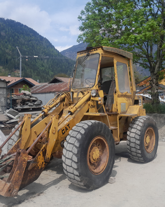 Cat 910 1977 pala gommata
