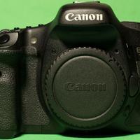 Canon 7D con 10-20mm, 24mm e 3 batterie