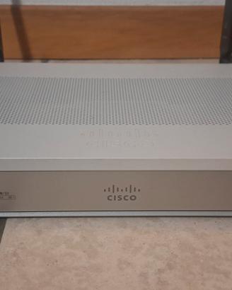 Router Cisco C1117-4PLTE