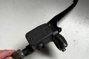 Pompa anteriore MBK booster con leva