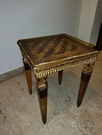 tavolino in legno dorato