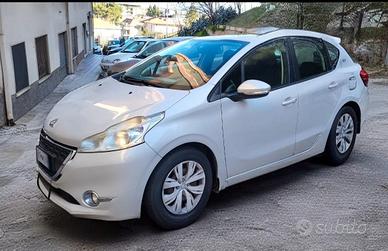 Peugeot 208 usata